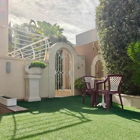 Private Guest Suite - Villa With Pool