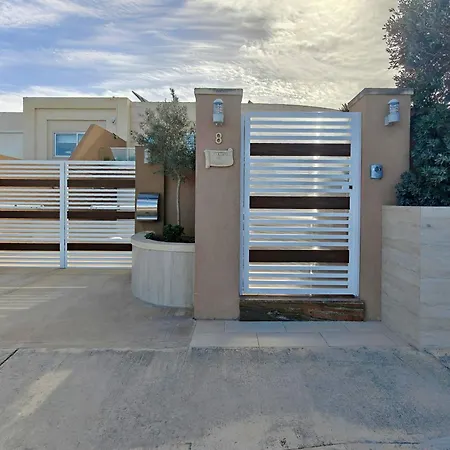 Private Guest Suite - Villa With Pool فيلة