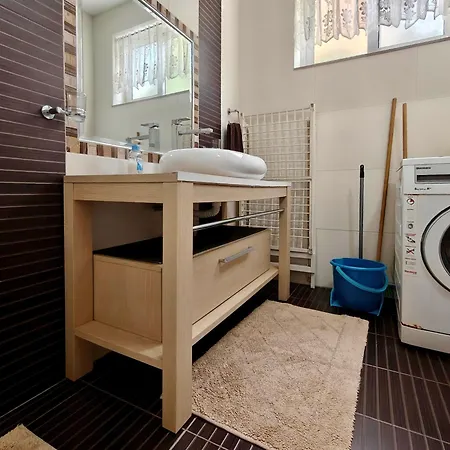 Private Guest Suite - Villa With Pool