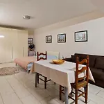 Private Guest - With Pool *