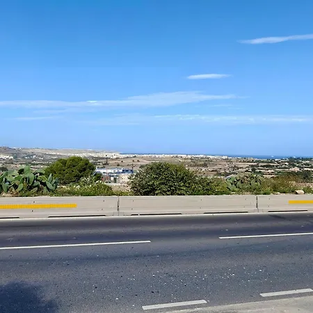 Private Guest - With Pool *