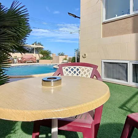 Private Guest - With Pool *