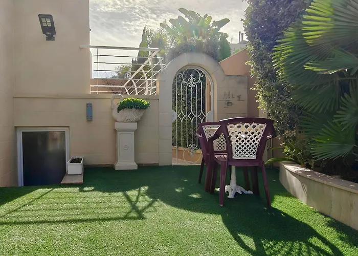 Vilă Private Guest - With Pool *